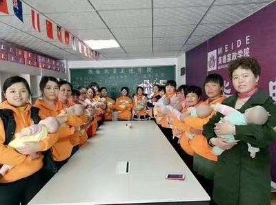 家政服務(wù)員工制，“良方”為何遇“冷”？